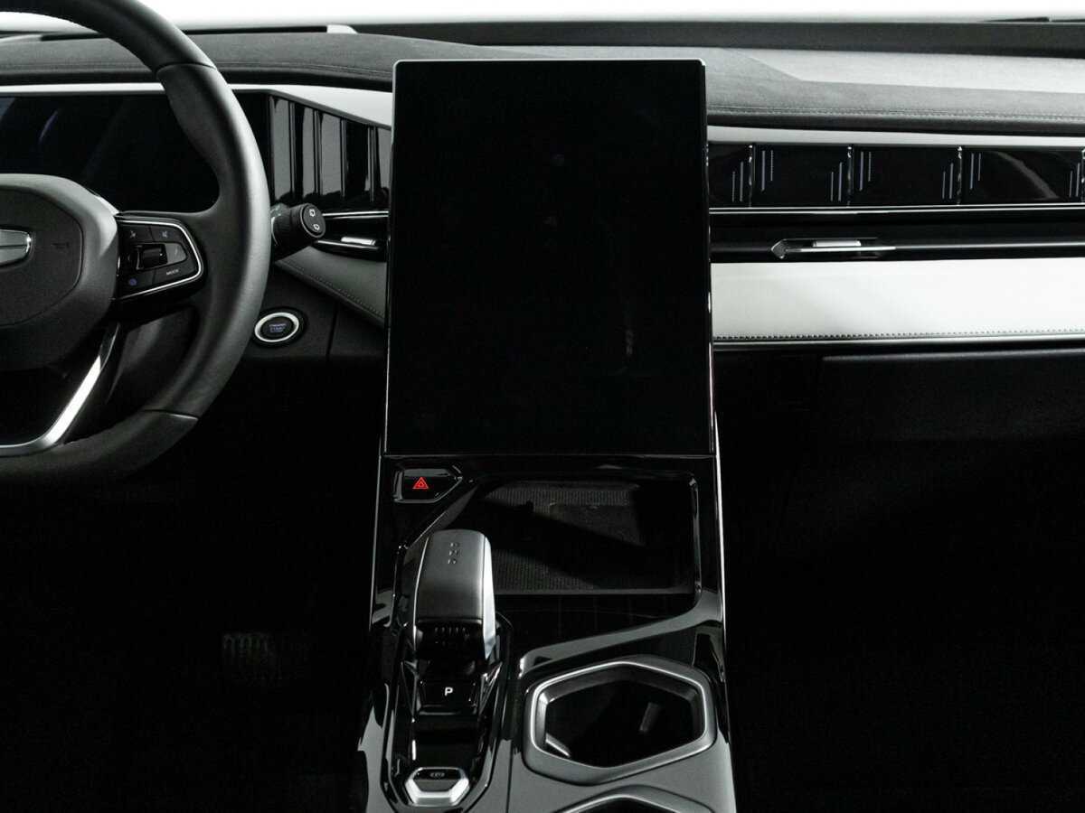 Geely Atlas с пробегом — 2024 год. Фото: #13