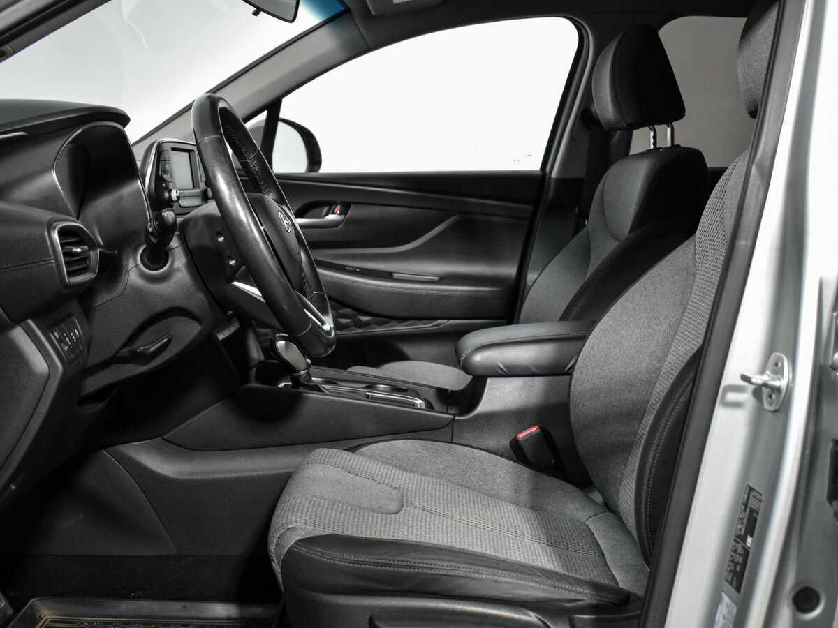 Hyundai Santa Fe с пробегом — 2018 год. Фото: #7