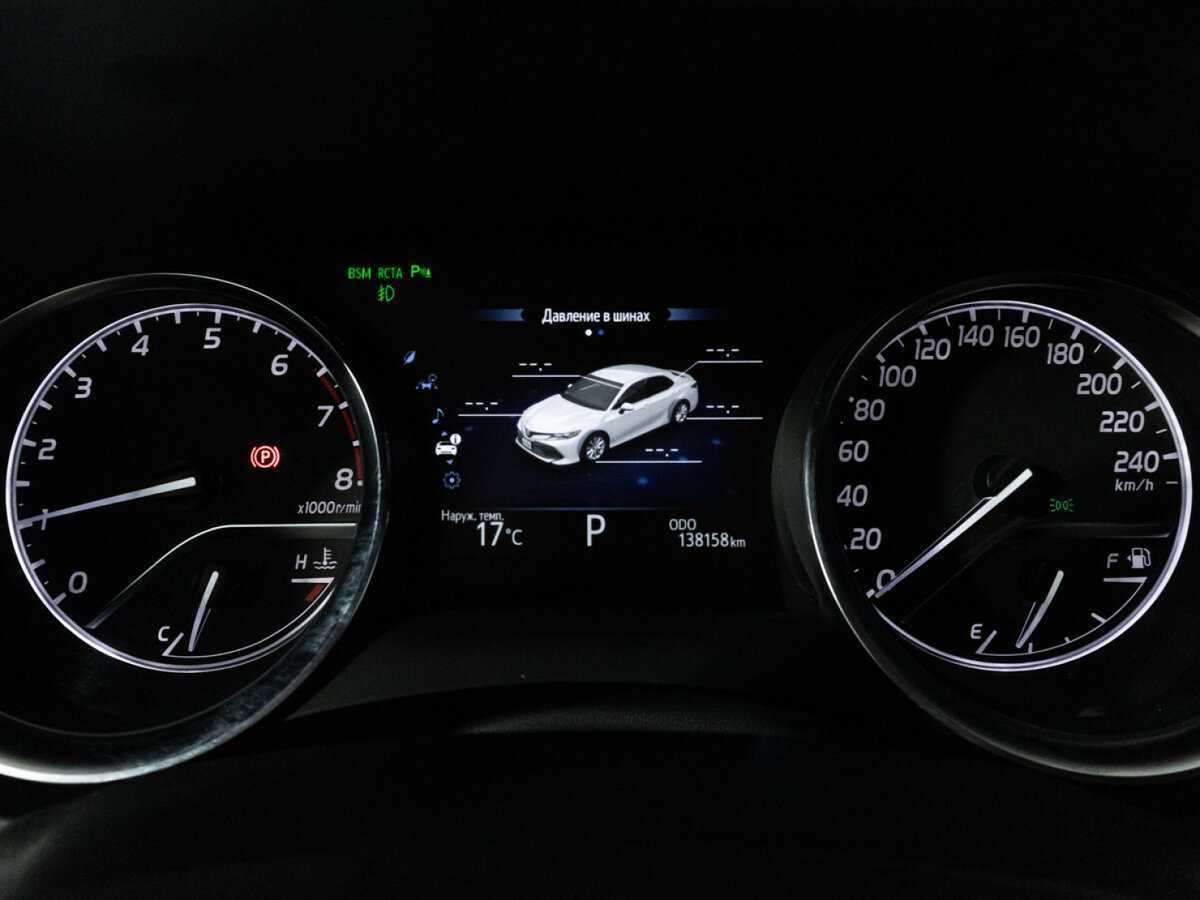 Toyota Camry с пробегом — 2018 год. Фото: #11