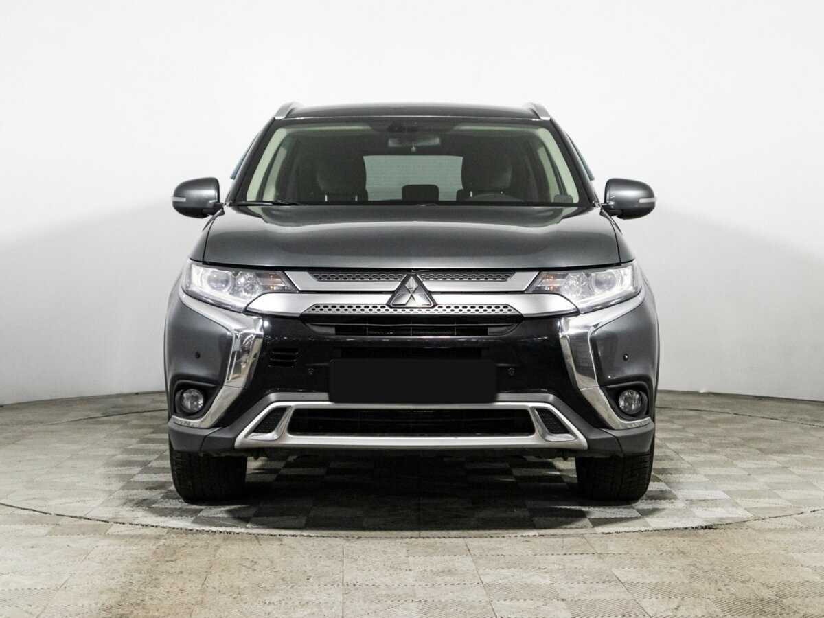 Mitsubishi Outlander с пробегом — 2019 год. Фото: #1
