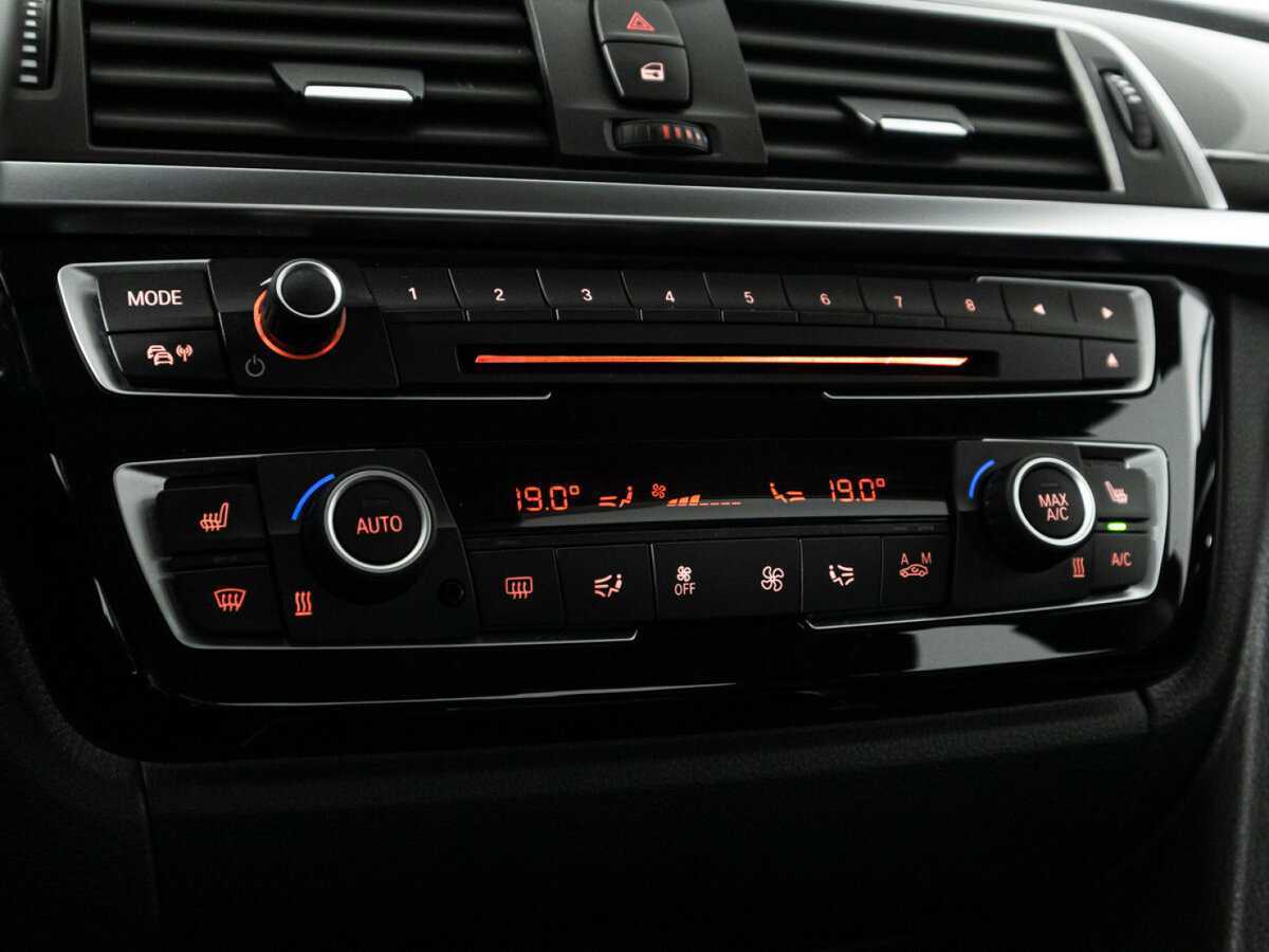 BMW 3 серии с пробегом — 2017 год. Фото: #17