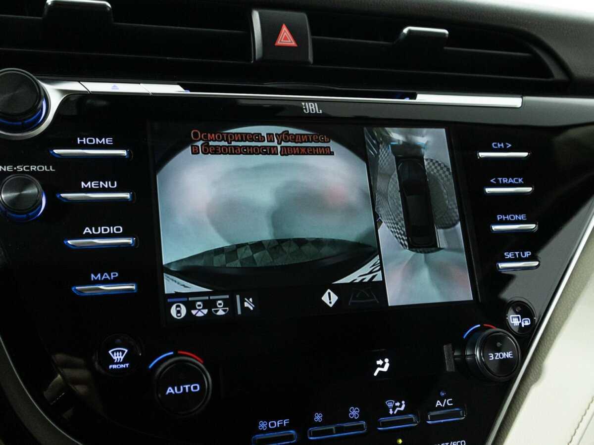 Toyota Camry с пробегом — 2018 год. Фото: #17