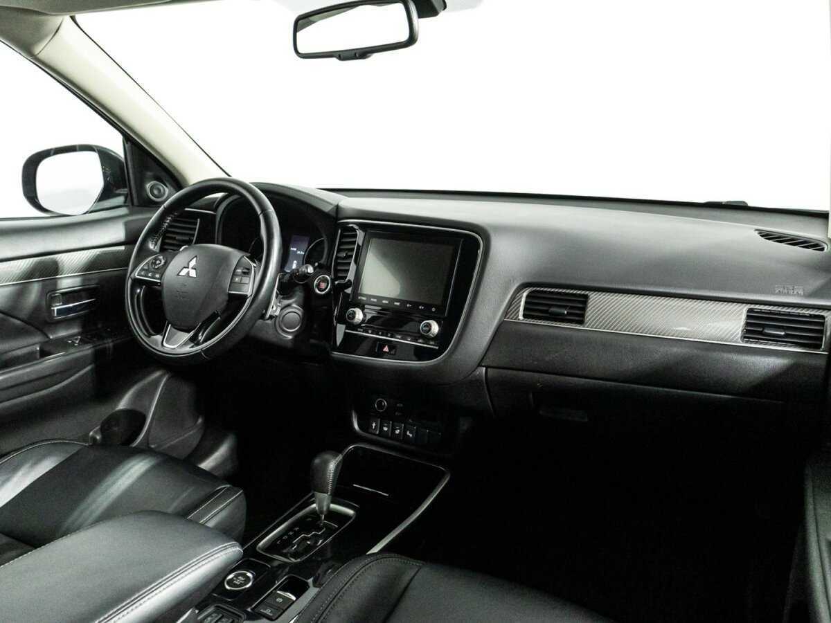 Mitsubishi Outlander с пробегом — 2020 год. Фото: #8