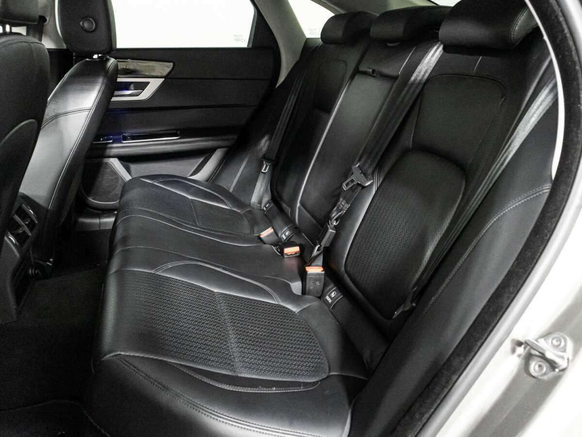 Jaguar XF с пробегом — 2016 год. Фото: #9