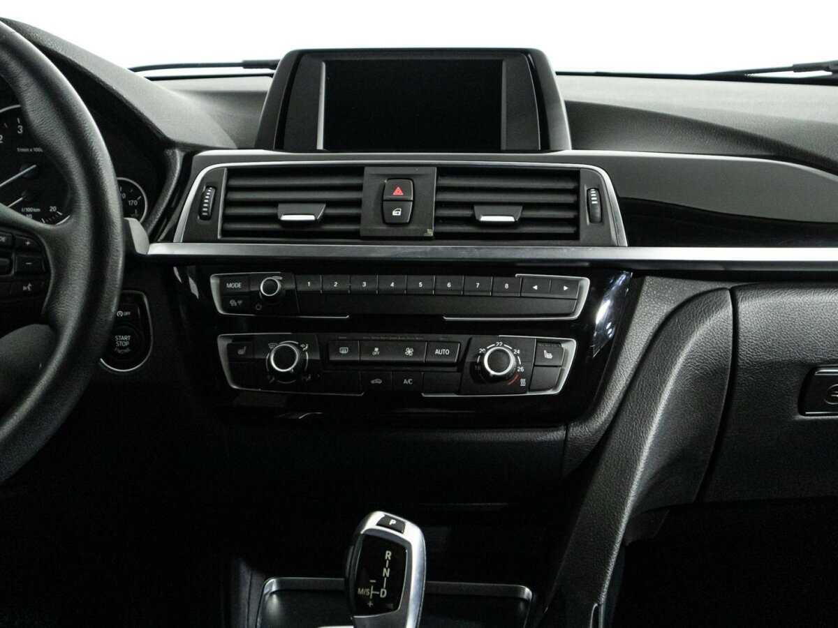 BMW 3 серии с пробегом — 2018 год. Фото: #13