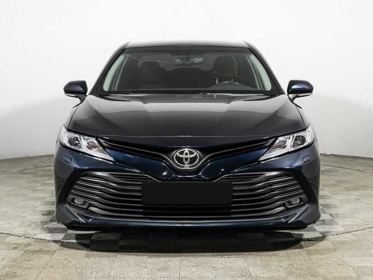 Toyota Camry с пробегом — 2020 год. Фото: #1