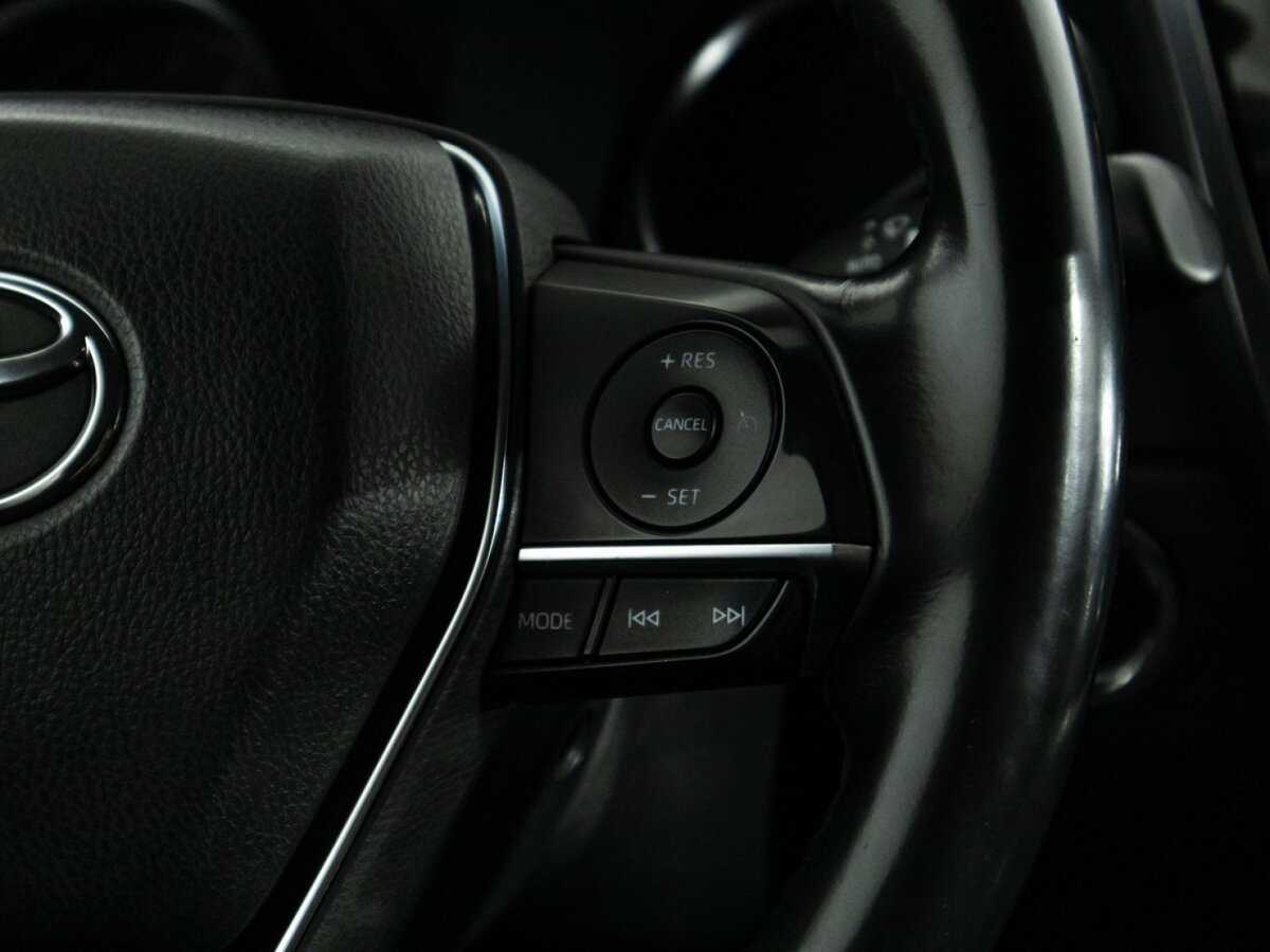 Toyota Camry с пробегом — 2020 год. Фото: #18