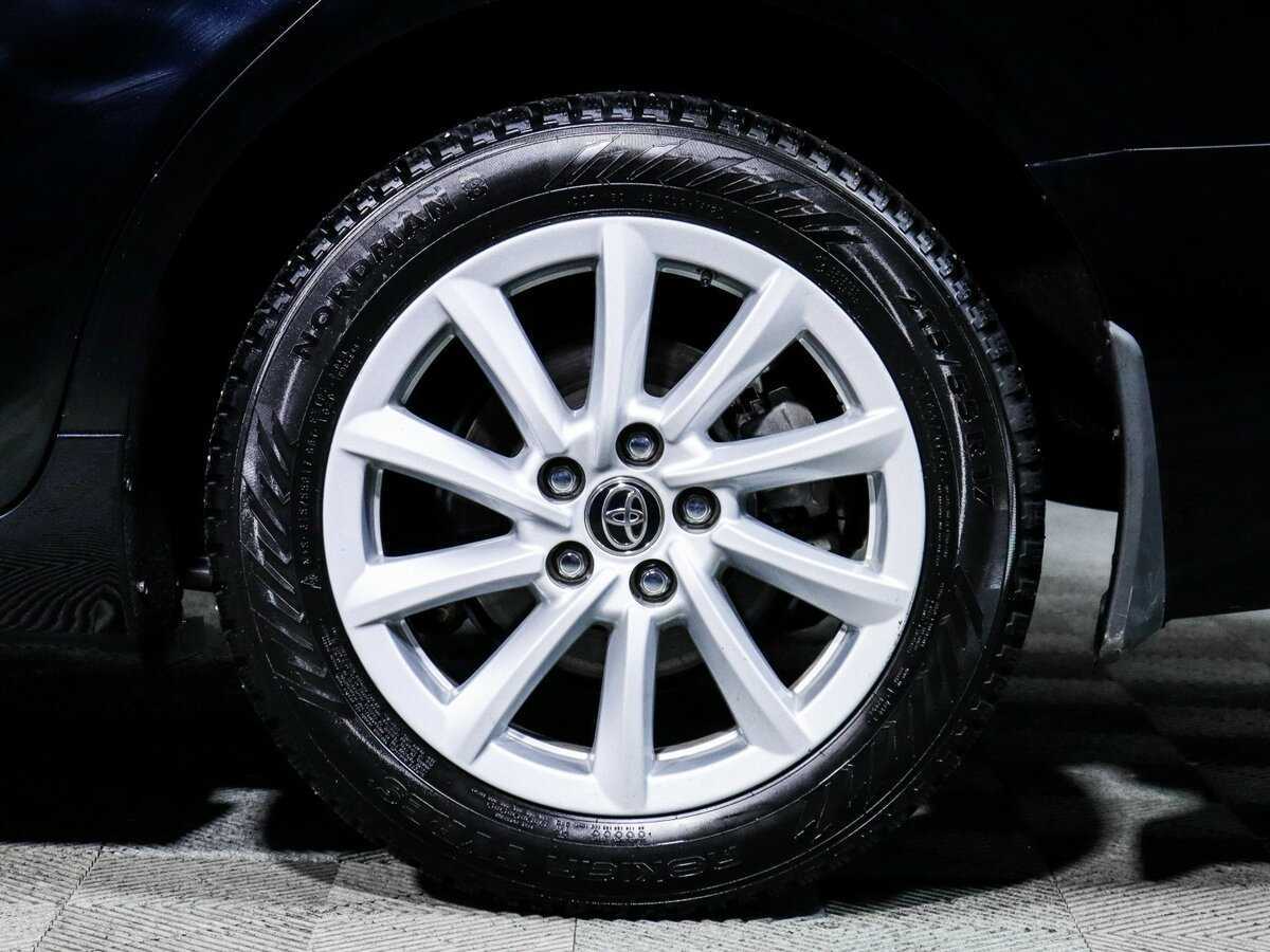 Toyota Camry с пробегом — 2021 год. Фото: #11