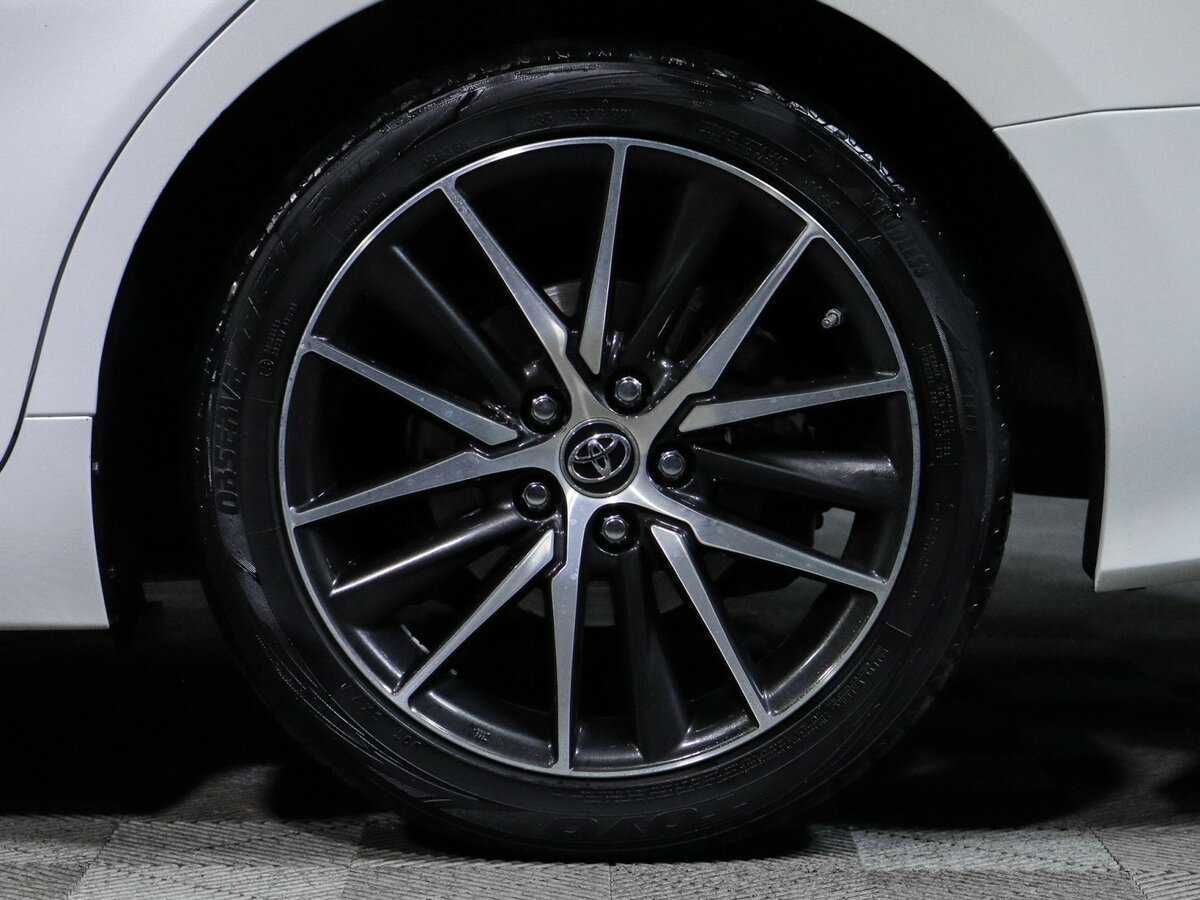 Toyota Camry с пробегом — 2019 год. Фото: #11