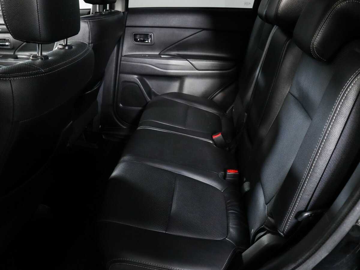 Mitsubishi Outlander с пробегом — 2018 год. Фото: #6