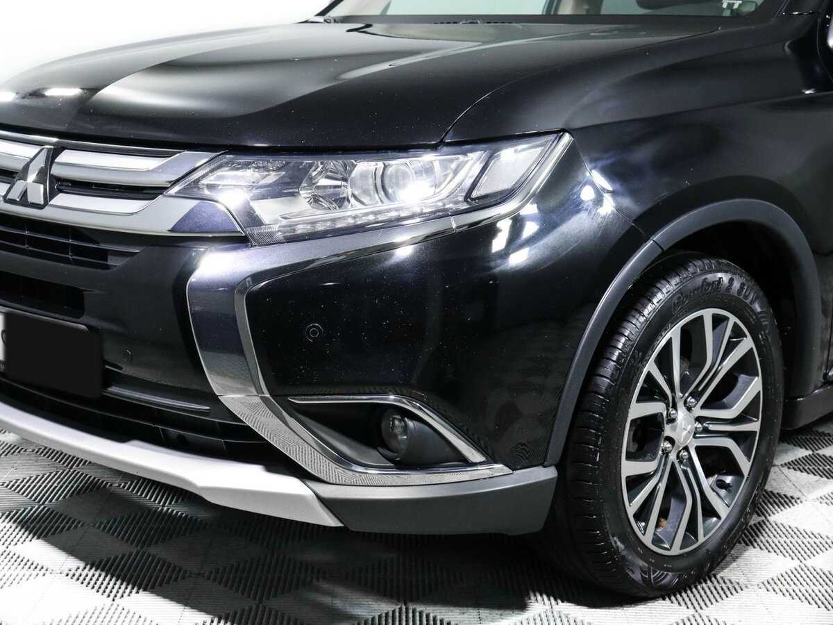 Mitsubishi Outlander с пробегом — 2018 год. Фото: #13