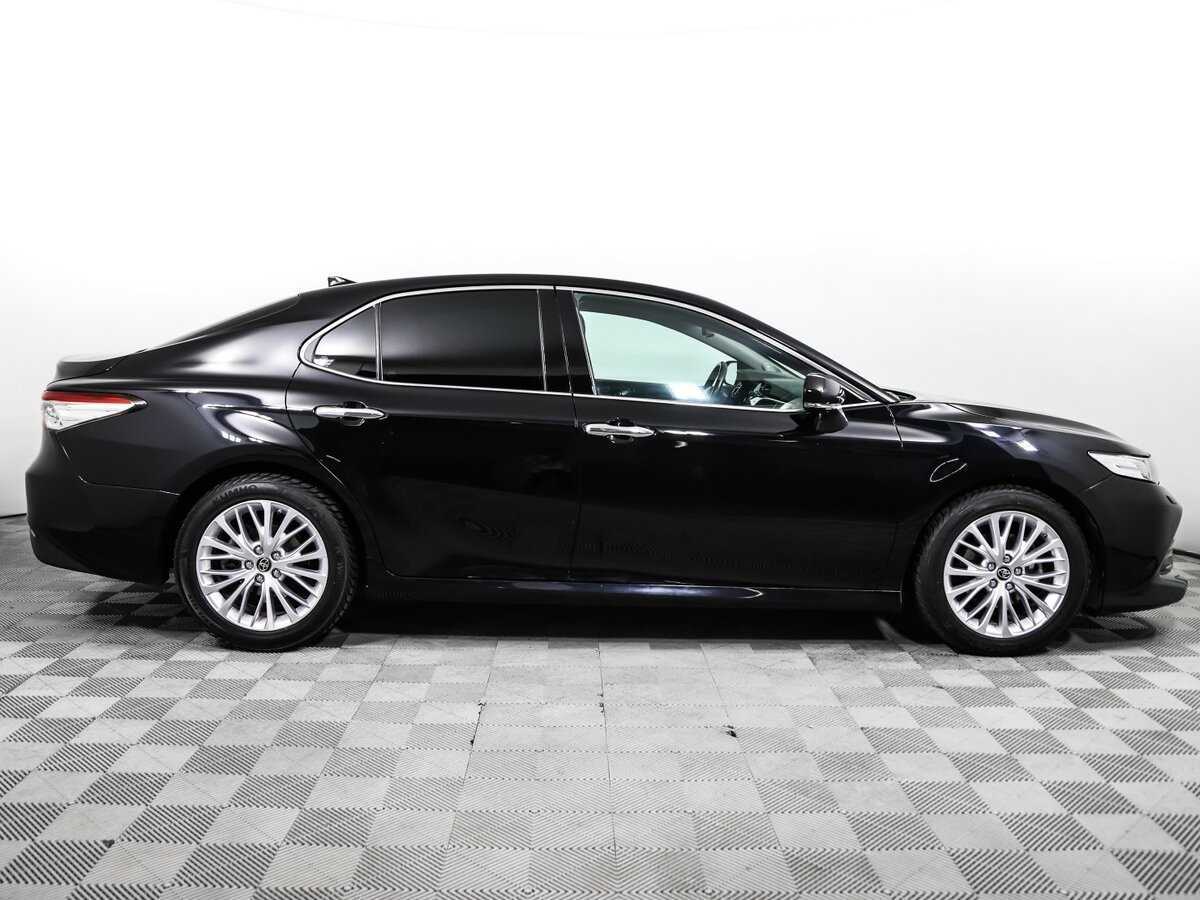 Toyota Camry с пробегом — 2018 год. Фото: #3