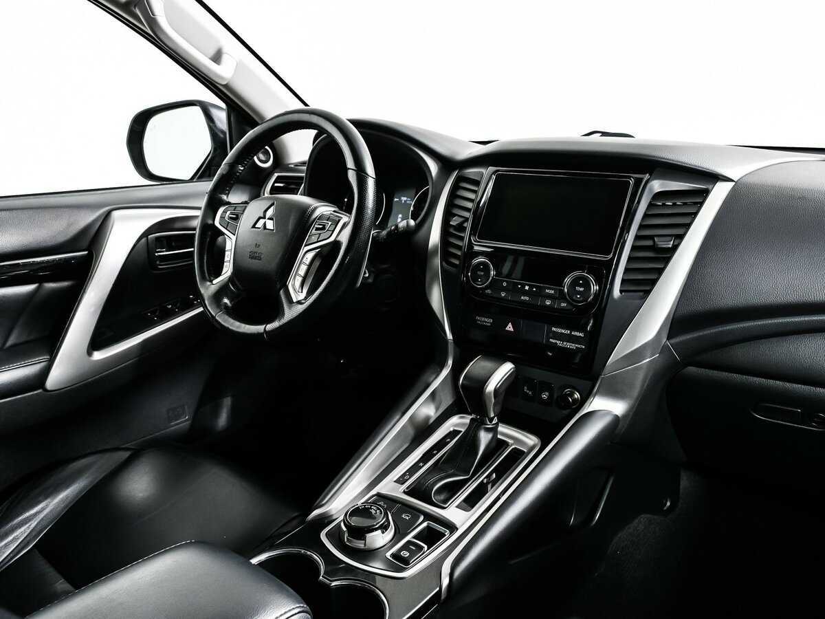 Mitsubishi Pajero Sport с пробегом — 2018 год. Фото: #8