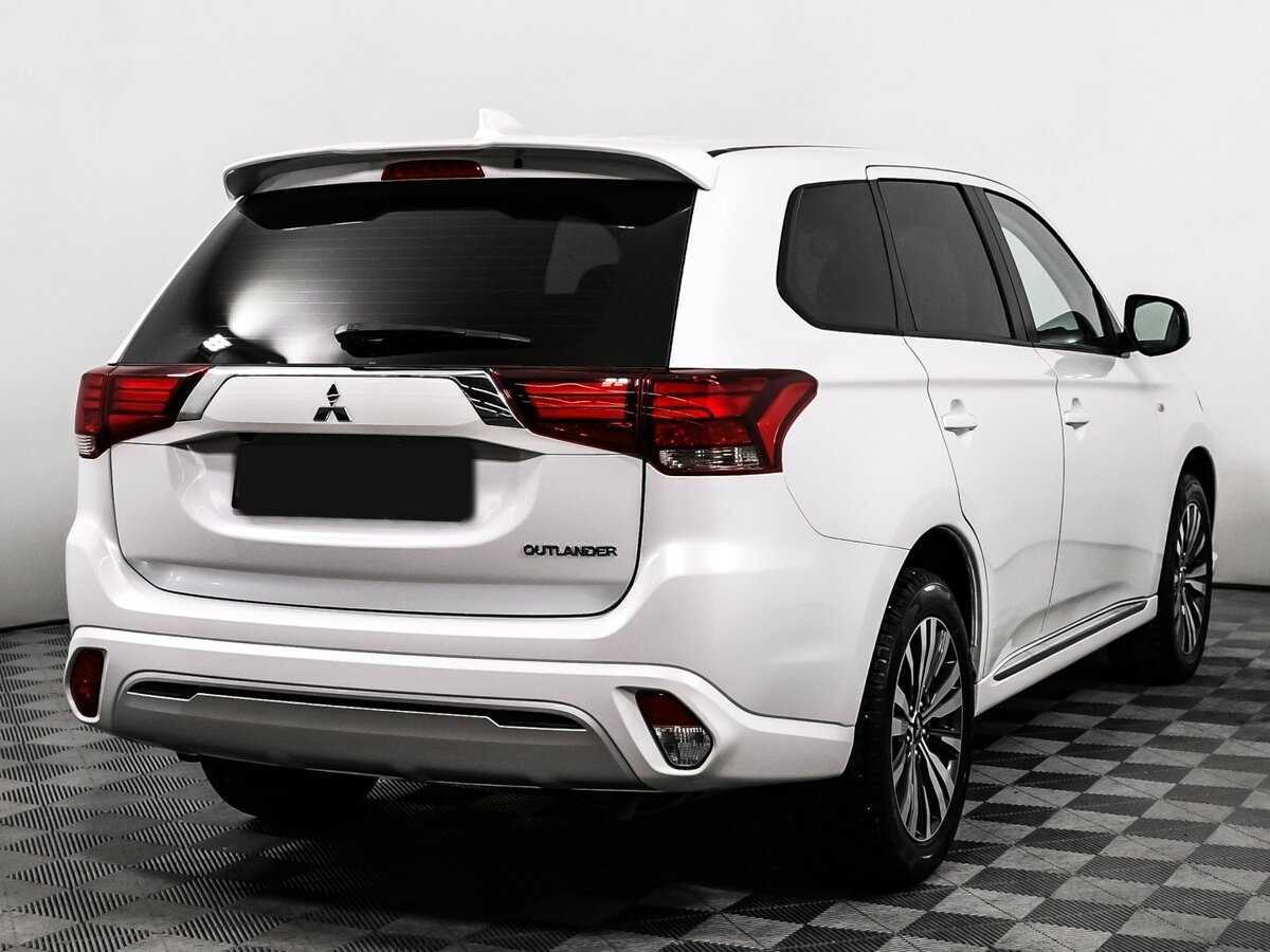 Mitsubishi Outlander с пробегом — 2022 год. Фото: #4
