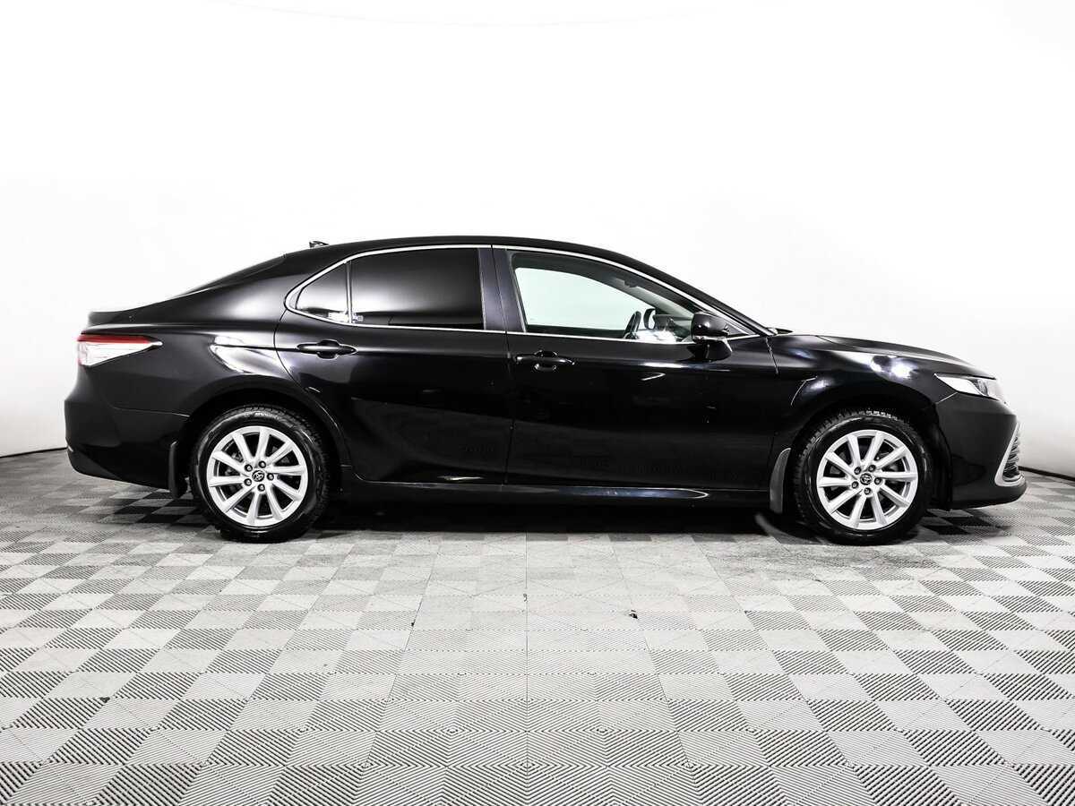 Toyota Camry с пробегом — 2022 год. Фото: #3