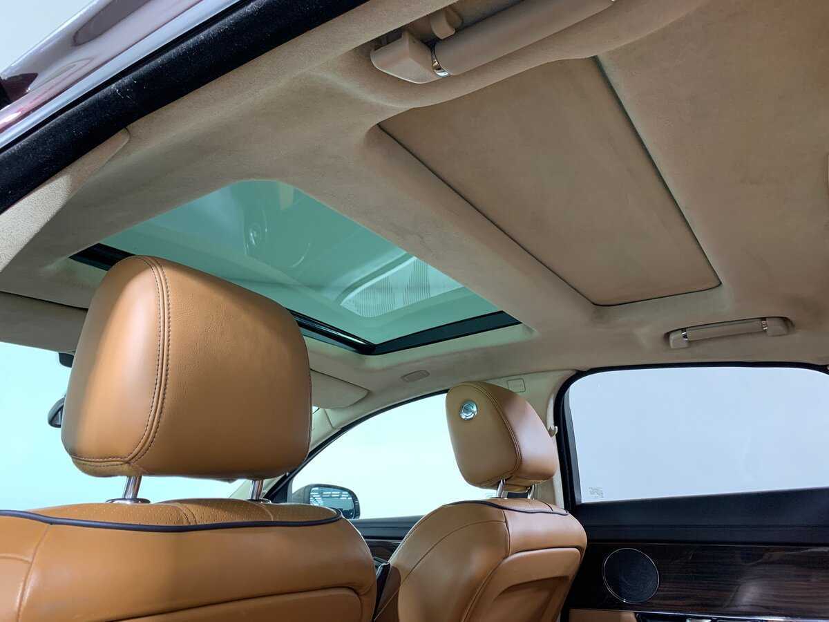 Jaguar XJ с пробегом — 2012 год. Фото: #18