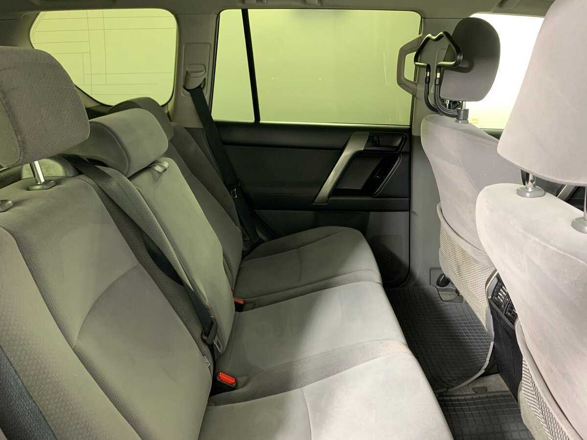 Toyota Land Cruiser Prado с пробегом — 2012 год. Фото: #14