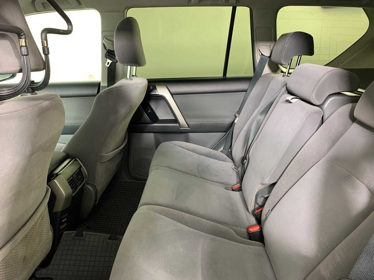 Toyota Land Cruiser Prado с пробегом — 2012 год. Фото: #15