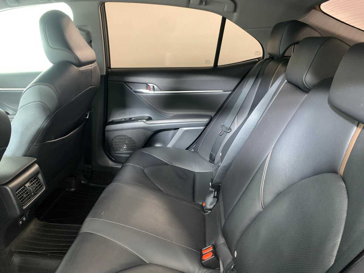Toyota Camry с пробегом — 2020 год. Фото: #18
