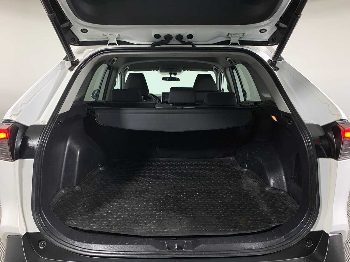Toyota RAV4 с пробегом — 2020 год. Фото: #19