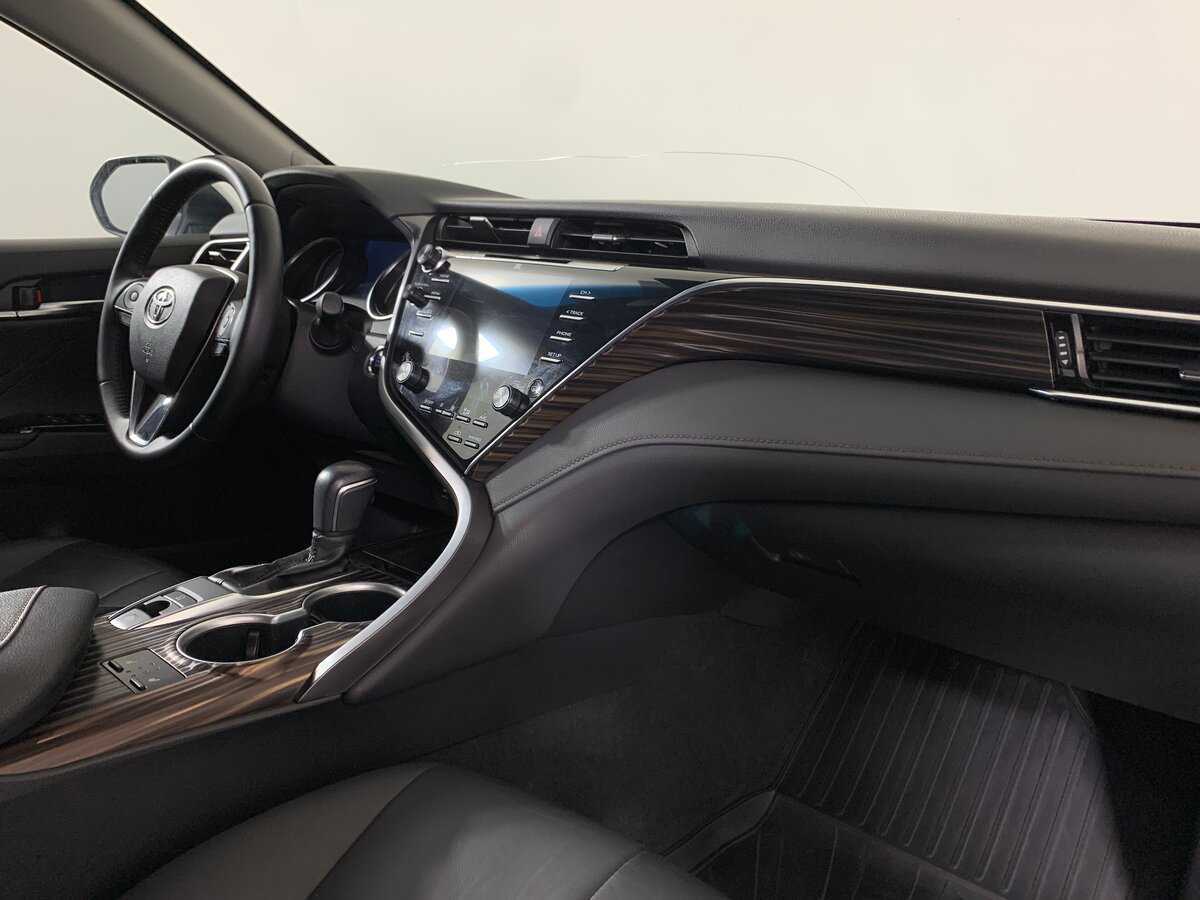 Toyota Camry с пробегом — 2020 год. Фото: #13