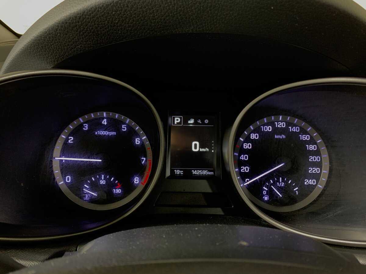 Hyundai Santa Fe с пробегом — 2017 год. Фото: #11