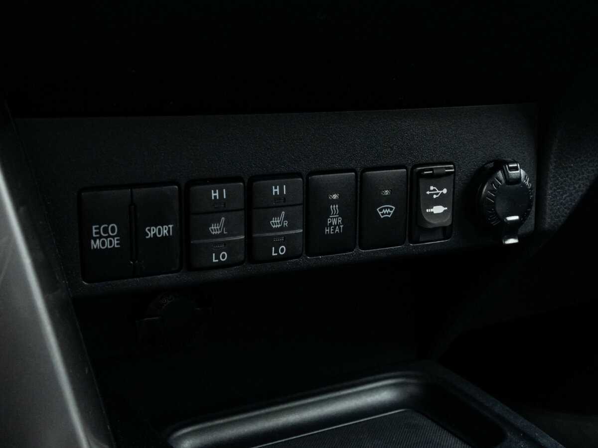 Toyota RAV4 с пробегом — 2015 год. Фото: #14