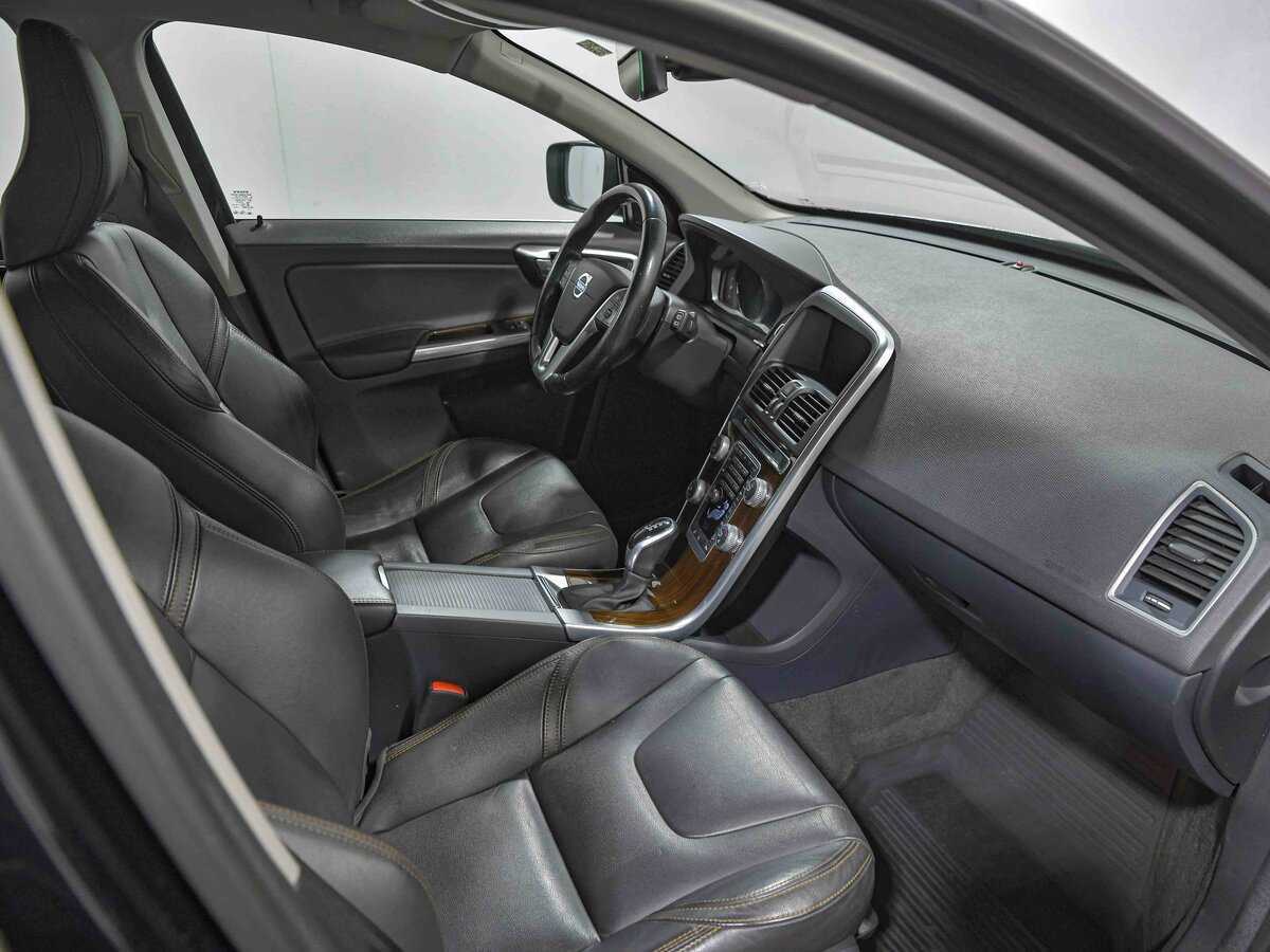 Volvo XC60 с пробегом — 2015 год. Фото: #15