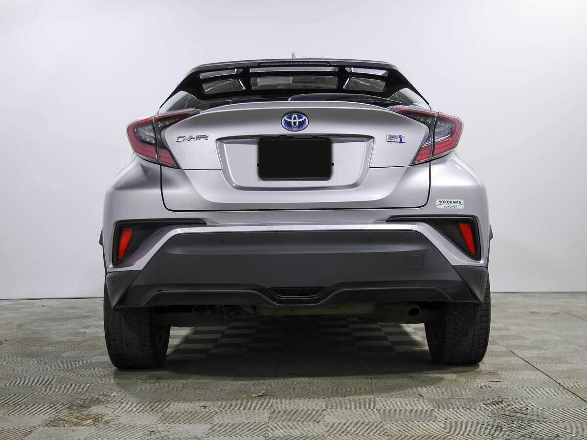 Toyota C-HR с пробегом — 2017 год. Фото: #3