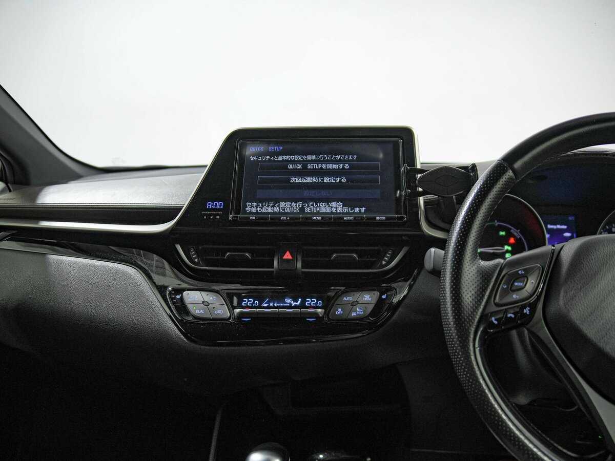 Toyota C-HR с пробегом — 2017 год. Фото: #8