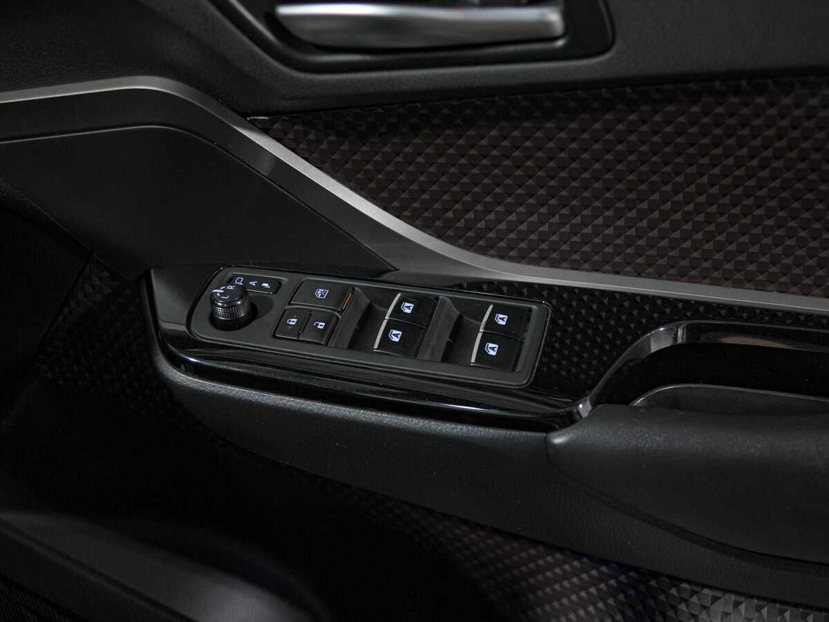 Toyota C-HR с пробегом — 2017 год. Фото: #10