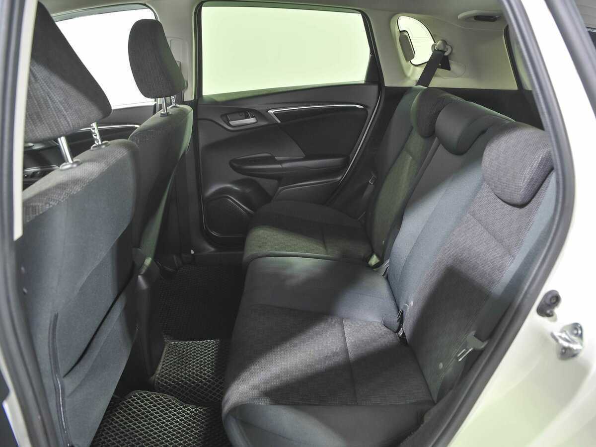 Honda Fit с пробегом — 2016 год. Фото: #14