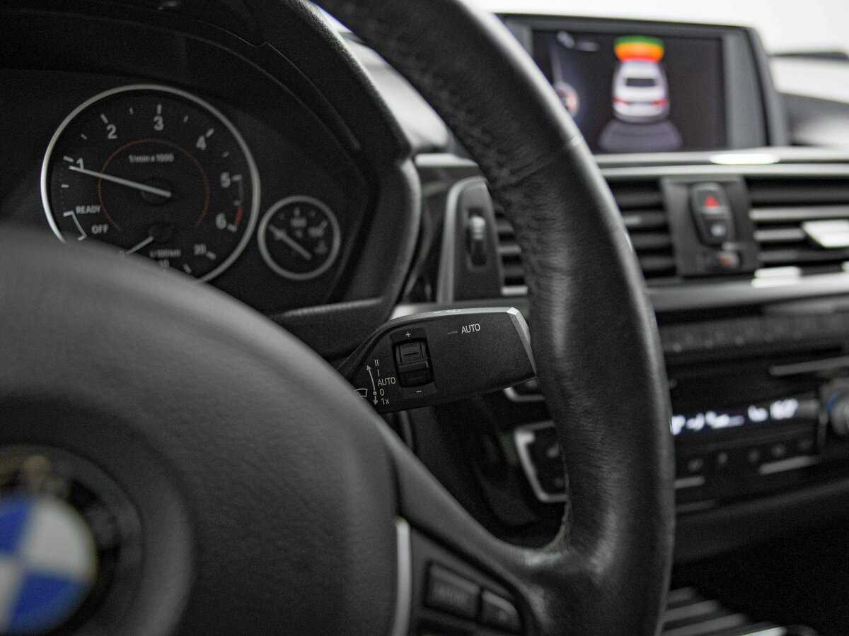 BMW 3 серии с пробегом — 2017 год. Фото: #8