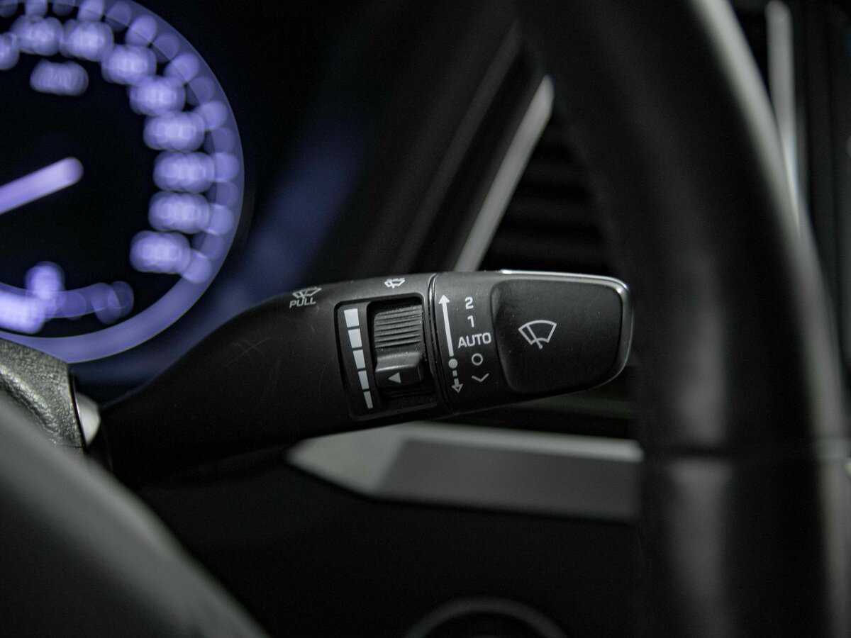 Hyundai Genesis с пробегом — 2014 год. Фото: #10