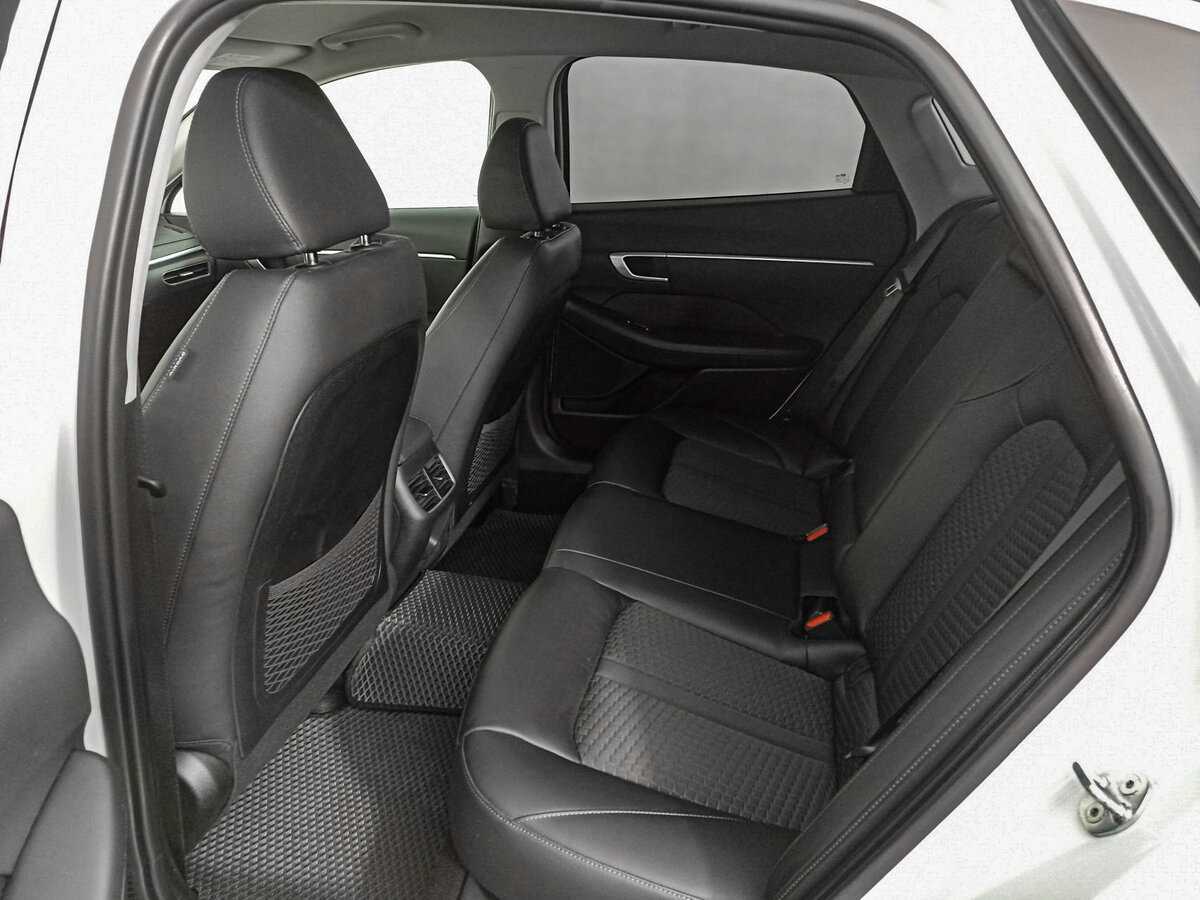 Hyundai Sonata с пробегом — 2020 год. Фото: #11