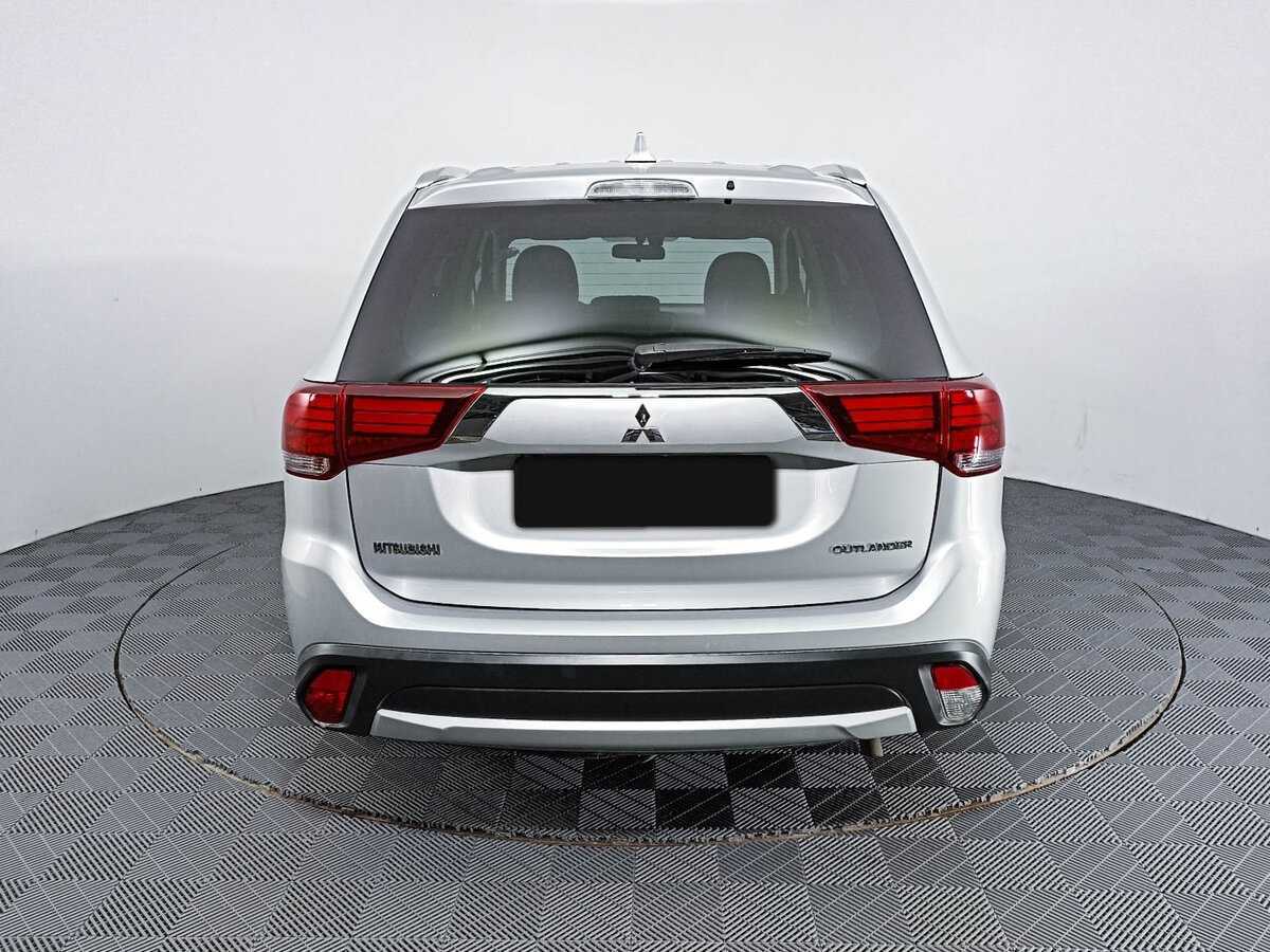 Mitsubishi Outlander с пробегом — 2018 год. Фото: #5