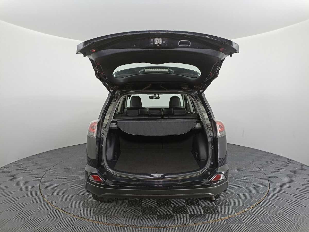 Toyota RAV4 с пробегом — 2019 год. Фото: #9