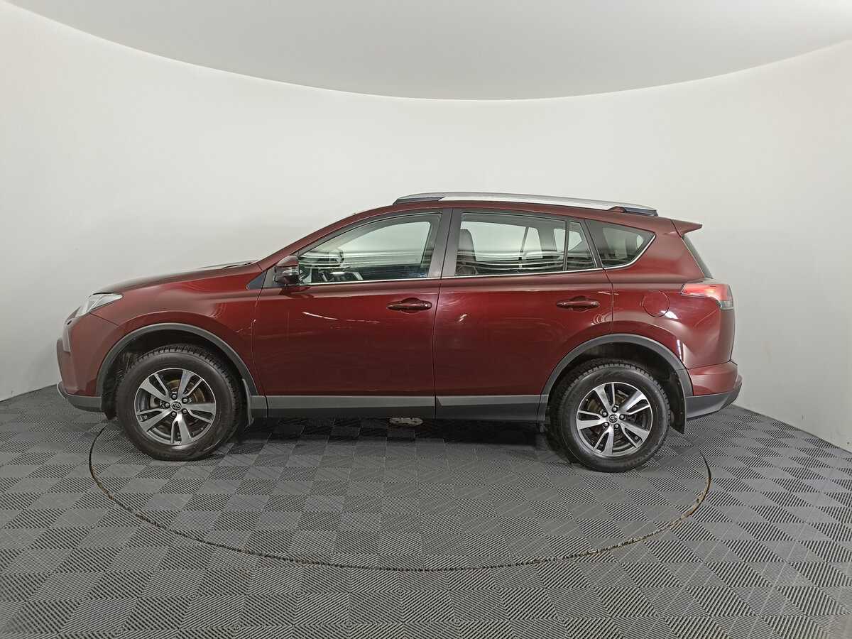 Toyota RAV4 с пробегом — 2018 год. Фото: #7