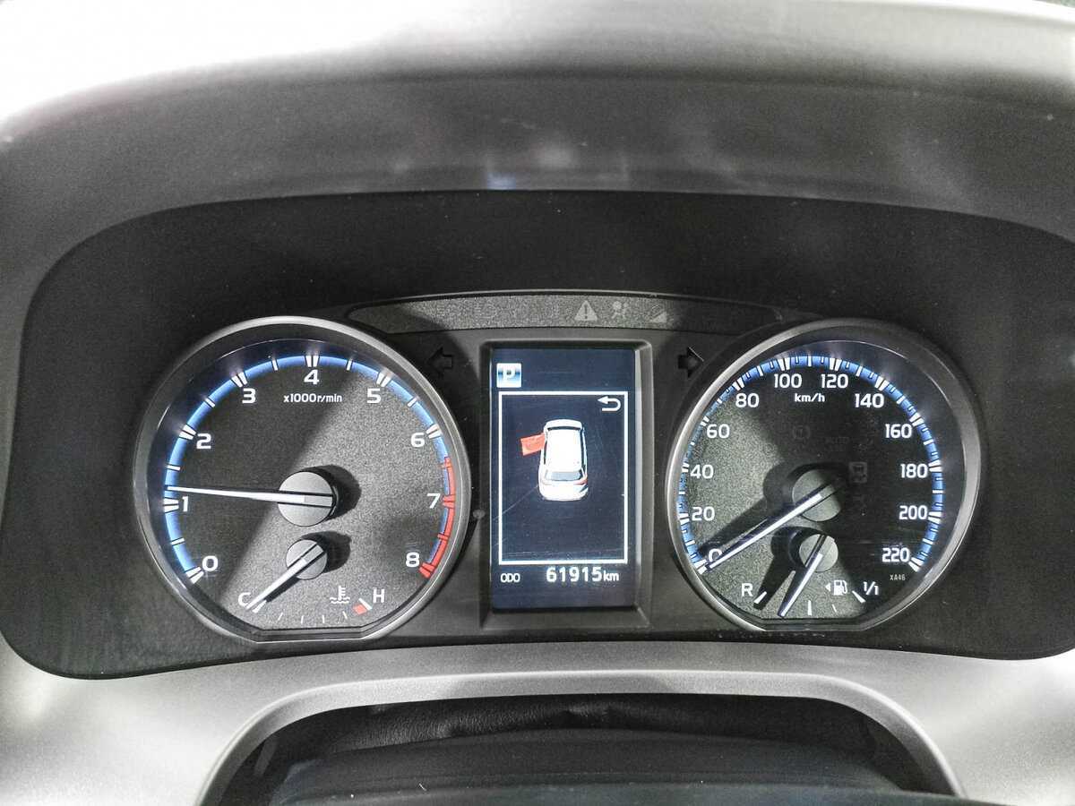 Toyota RAV4 с пробегом — 2015 год. Фото: #11