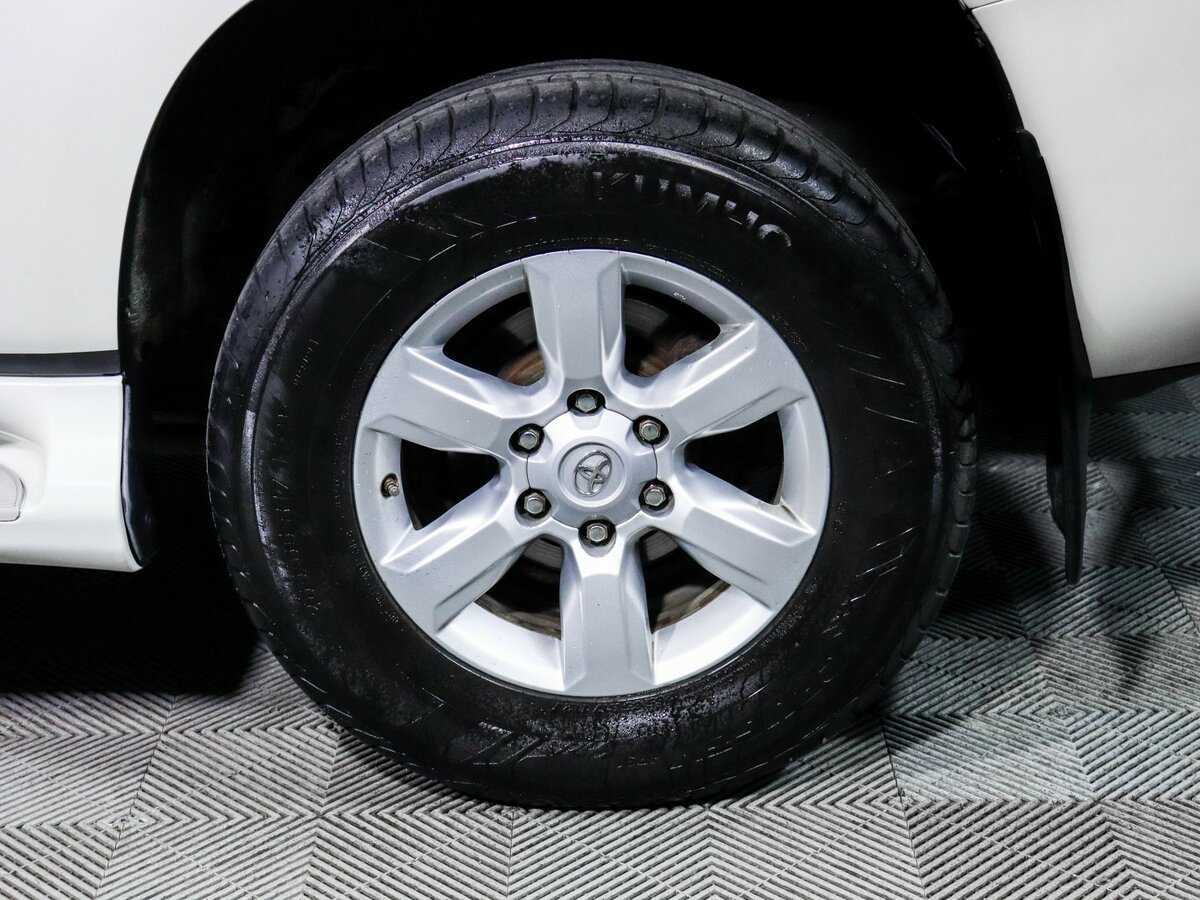 Toyota Land Cruiser Prado с пробегом — 2014 год. Фото: #11