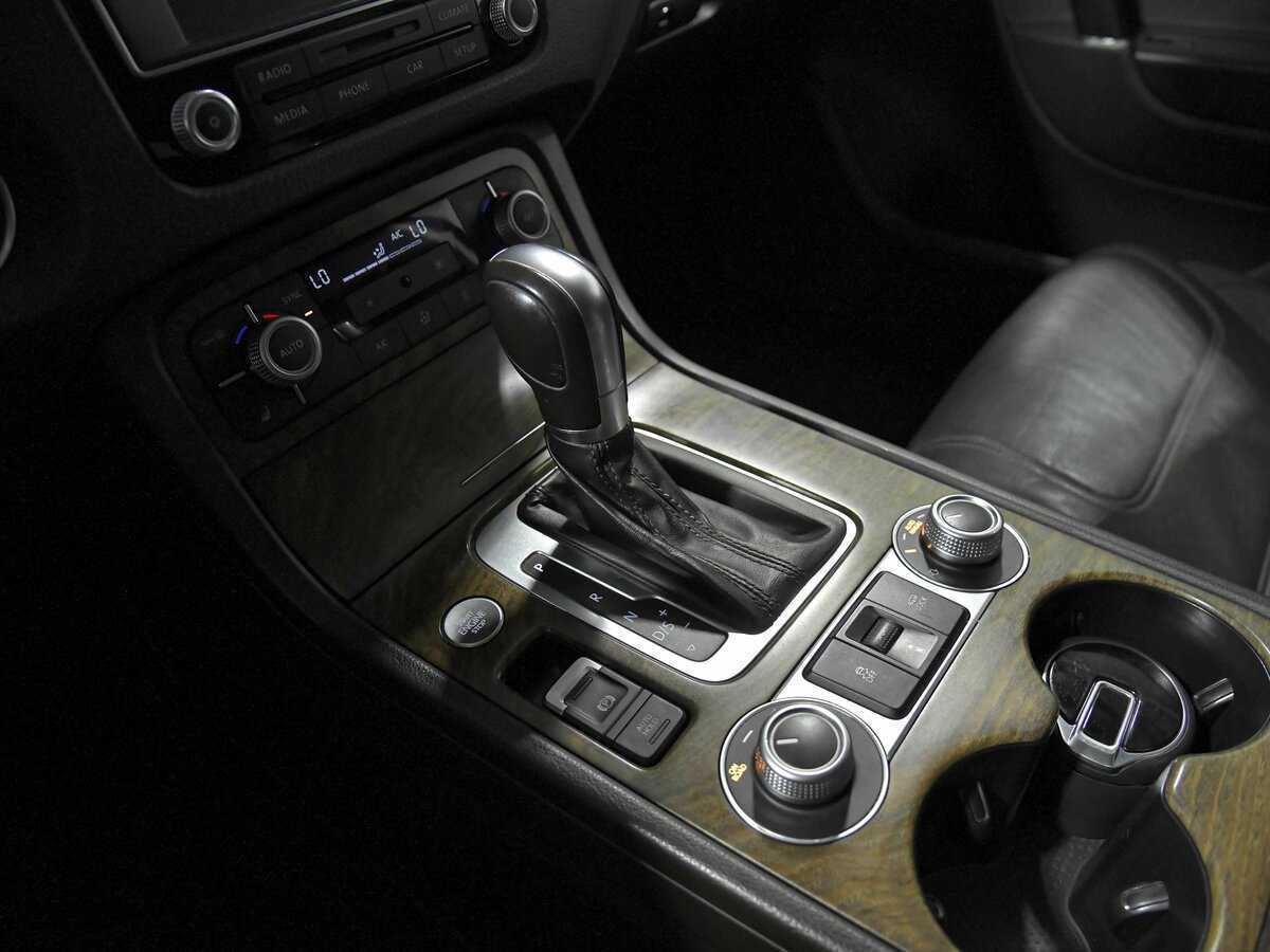 Volkswagen Touareg с пробегом — 2016 год. Фото: #11