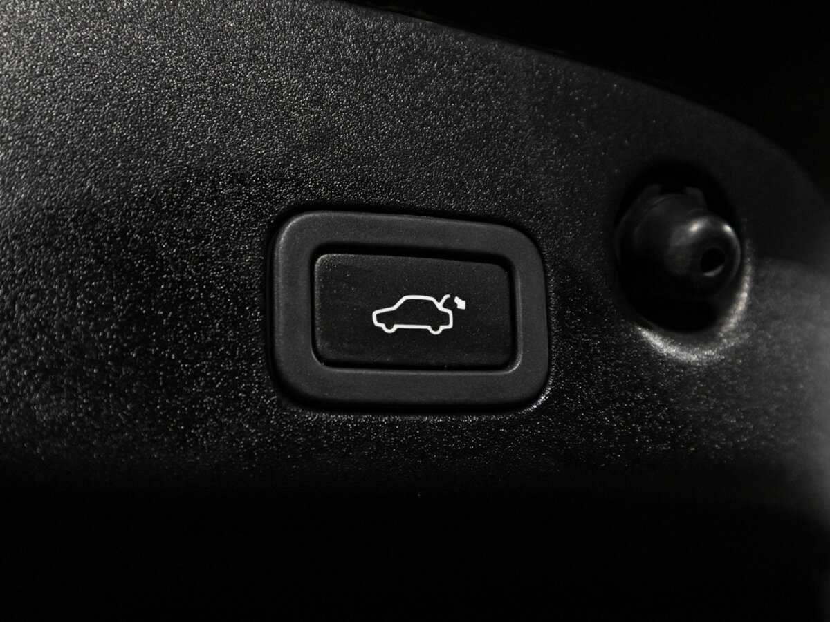 Jaguar XJ с пробегом — 2015 год. Фото: #14