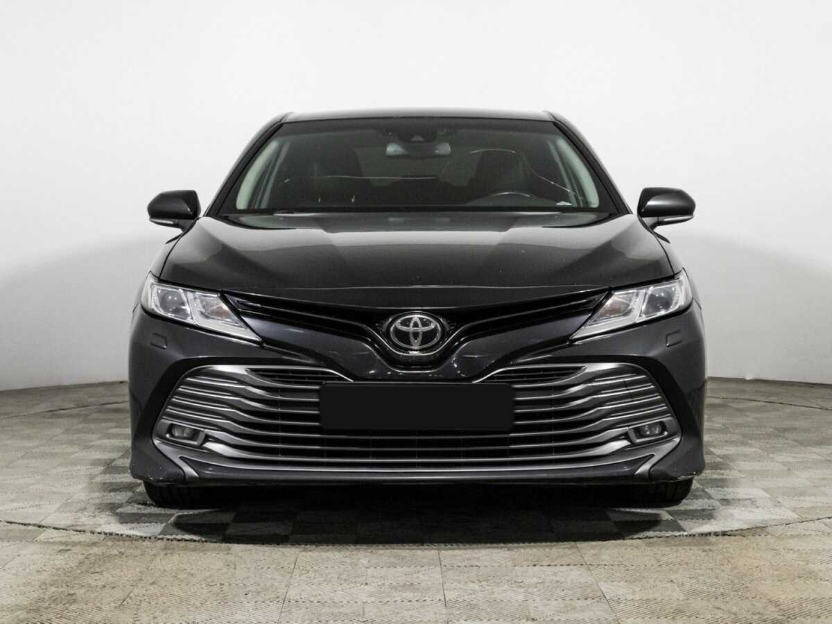 Toyota Camry с пробегом — 2019 год. Фото: #1