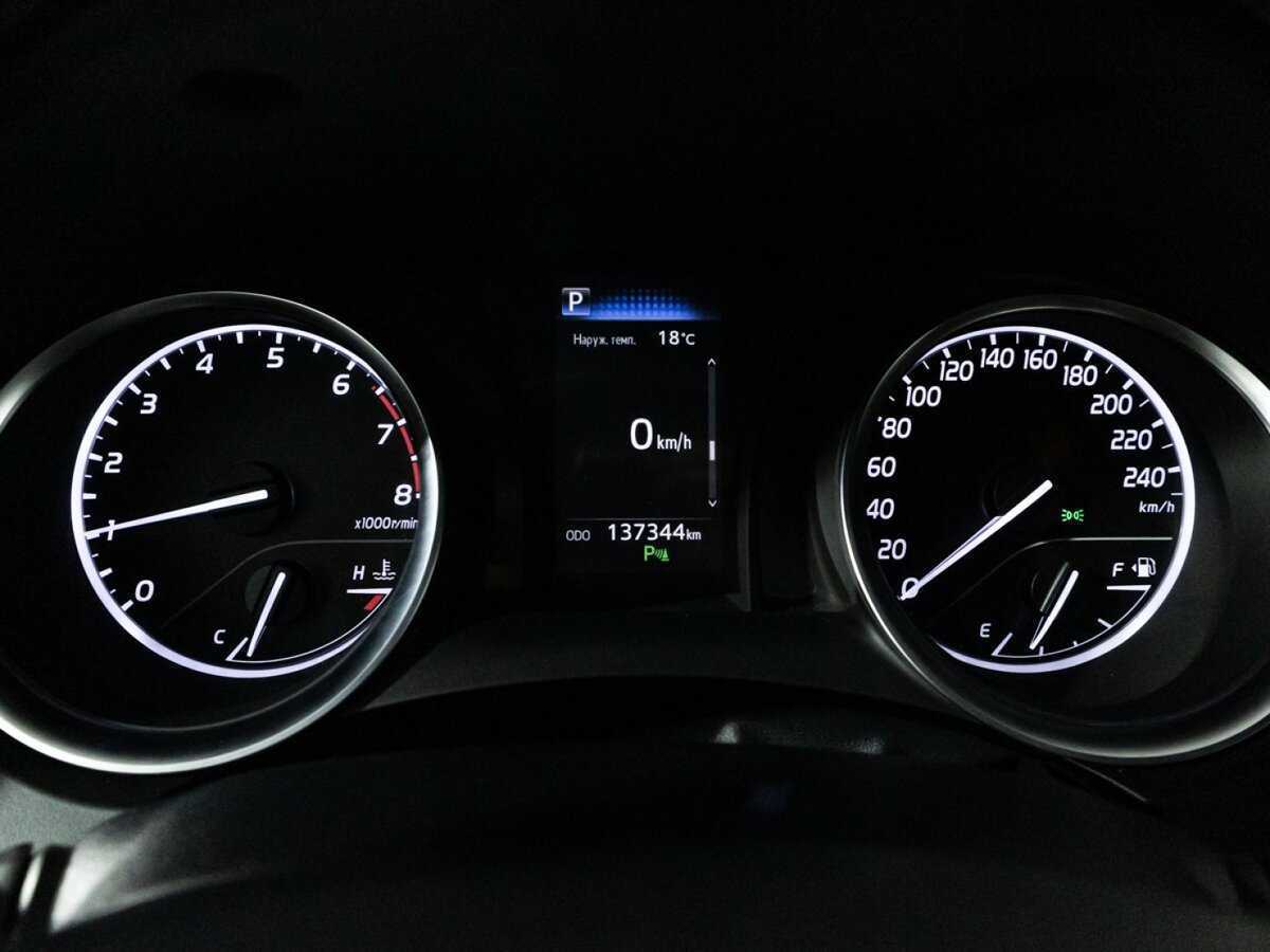 Toyota Camry с пробегом — 2019 год. Фото: #11