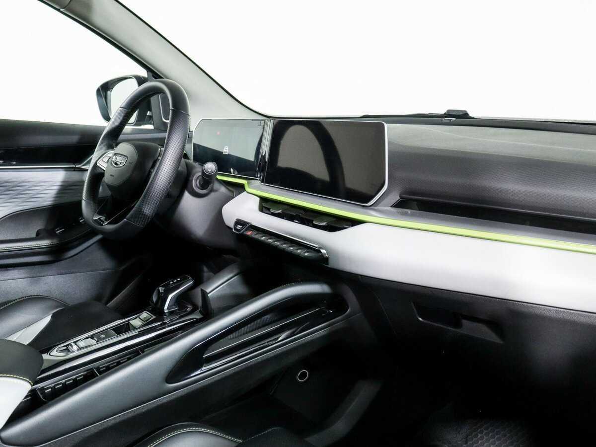 Geely Coolray с пробегом — 2023 год. Фото: #8