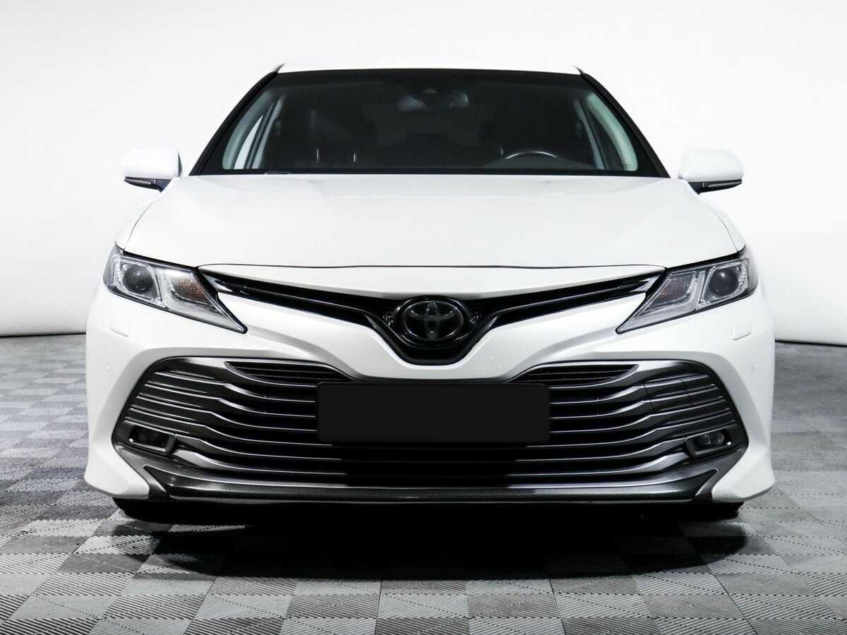Toyota Camry с пробегом — 2019 год. Фото: #1