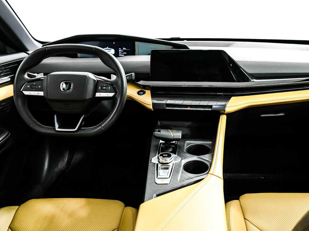 Changan UNI-V с пробегом — 2023 год. Фото: #10