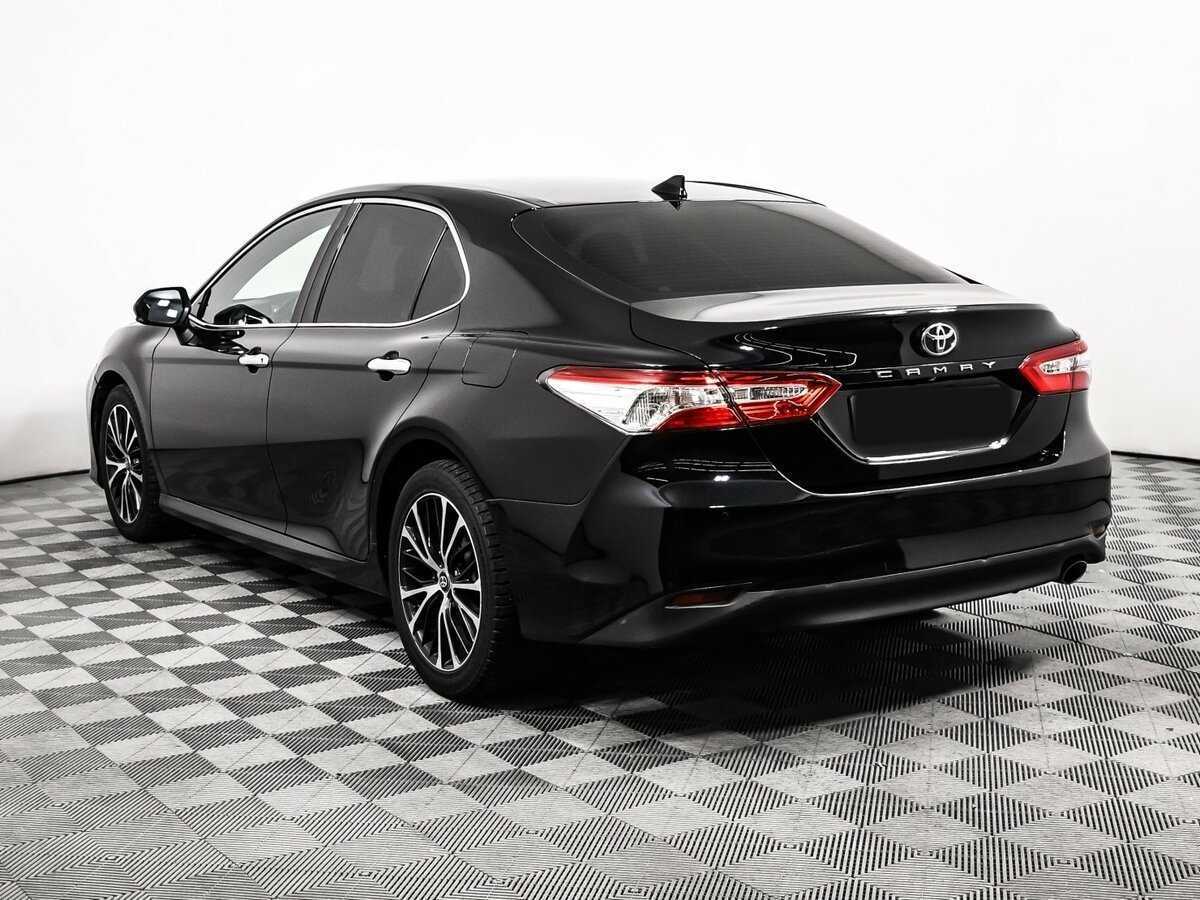 Toyota Camry с пробегом — 2018 год. Фото: #6