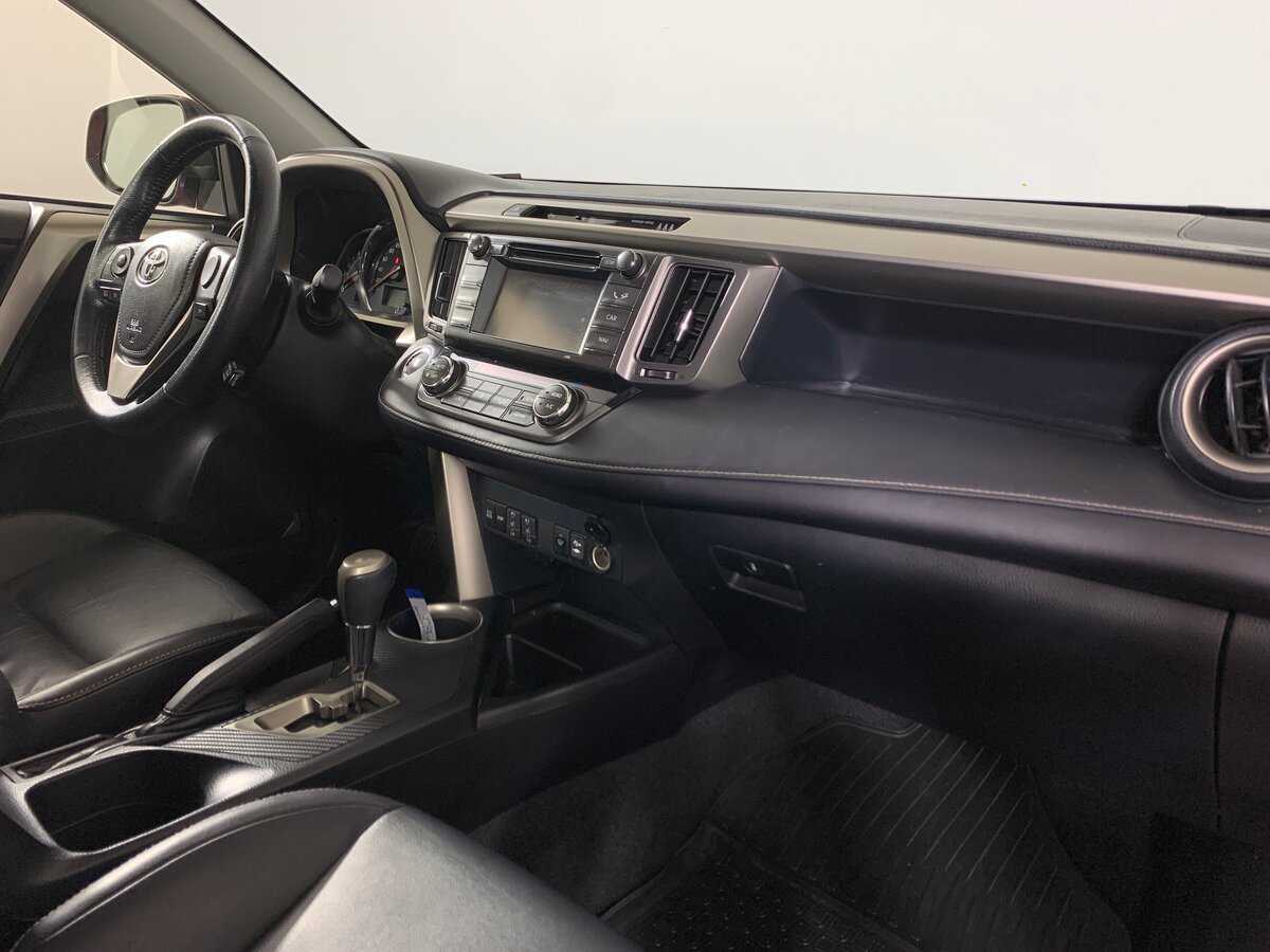 Toyota RAV4 с пробегом — 2013 год. Фото: #13