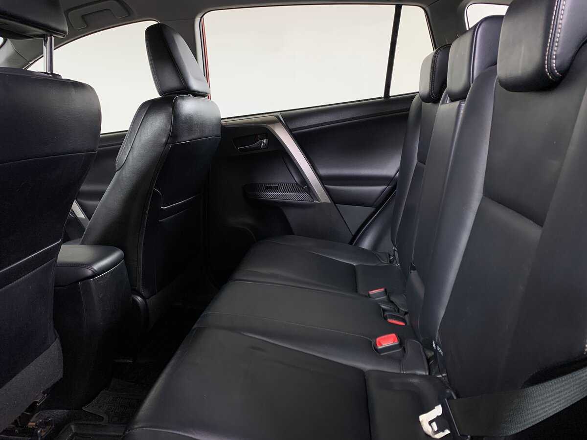 Toyota RAV4 с пробегом — 2013 год. Фото: #18